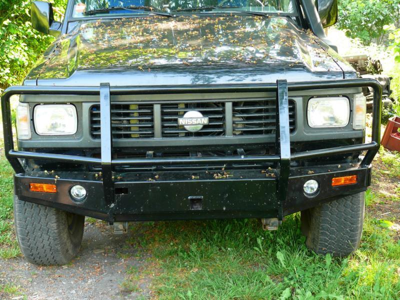 K800_P1040056.JPG - We think Andrea's brother Roman did a very good job on this bumper, please mind the "hole" for our winch...