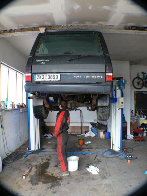 workshop.JPG - Some servicing, new clutch, belts and other stuff...